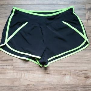 Sale🔥Lorna Jane| Active Shorts Black Neon Trimmed
